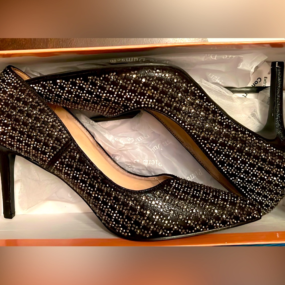 Black sassy heels